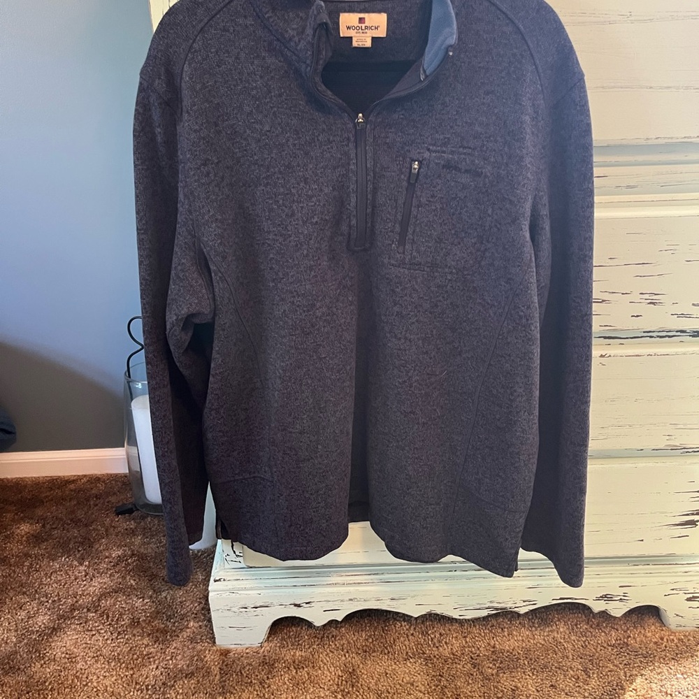 Woolrich Men's Navy Blue Zip-Up Sweater. Size XL.